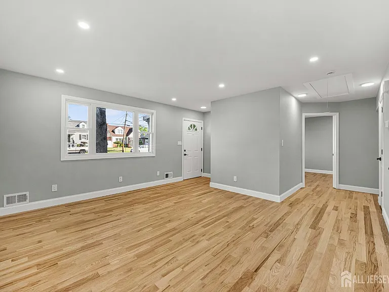 614 Remsen Ave #1 — Photo 8