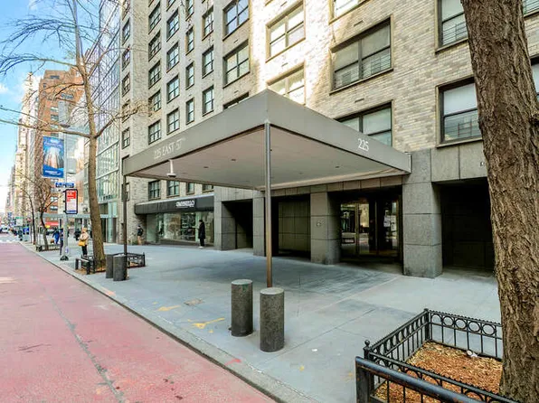 225 East 57th Street image 1 of 21