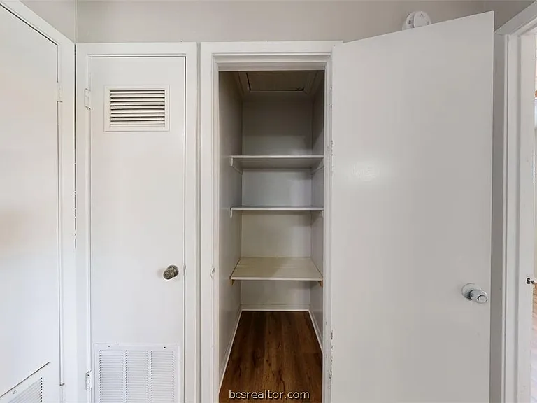 1327 Airline Dr — Photo 12