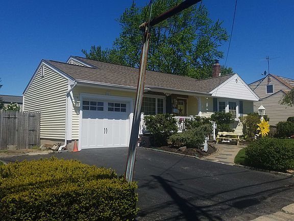 2nd image of 105 Crestwood Blvd