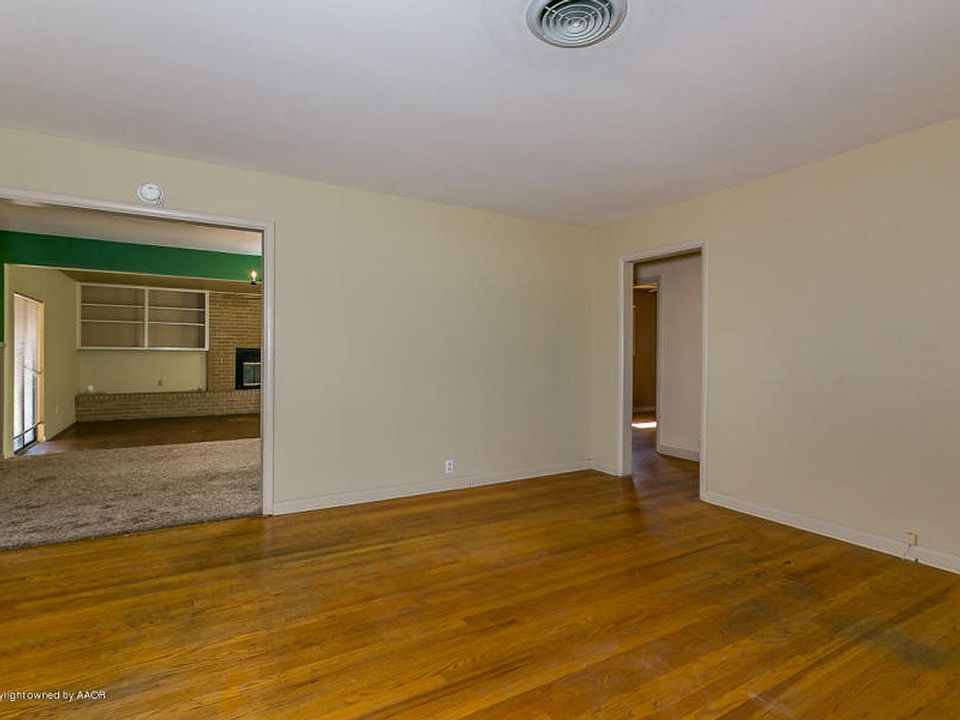 1st image of 118 N Goliad St