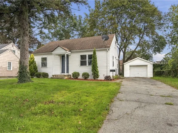 237 Bancroft Dr, Rochester, NY 14616