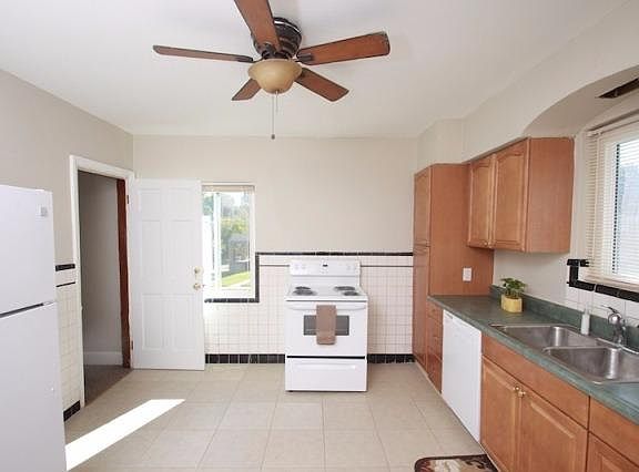 5th image of 2803 Rosebud Dr