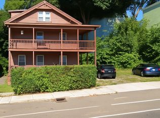 9 Winthrop St, Worcester, MA 01604