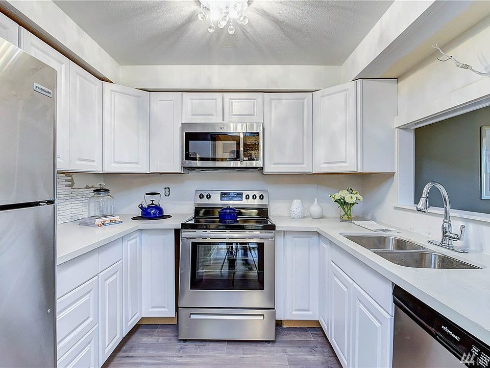 1st image of 1909 M St NE