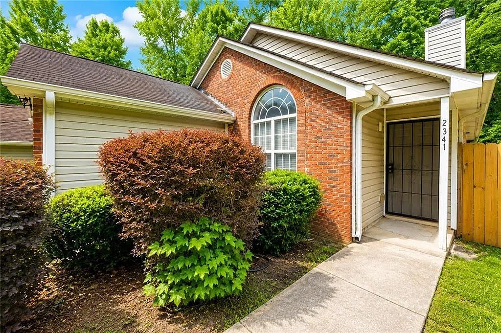 4 bed, 2.0 bath, 1476 sqft, $2,600 — Photo 4