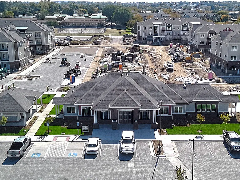 White Pines Apartment Homes — Photo 1