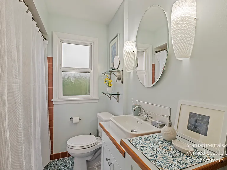 Fresh, bright bathroom stocked with plush Turkish towels.
