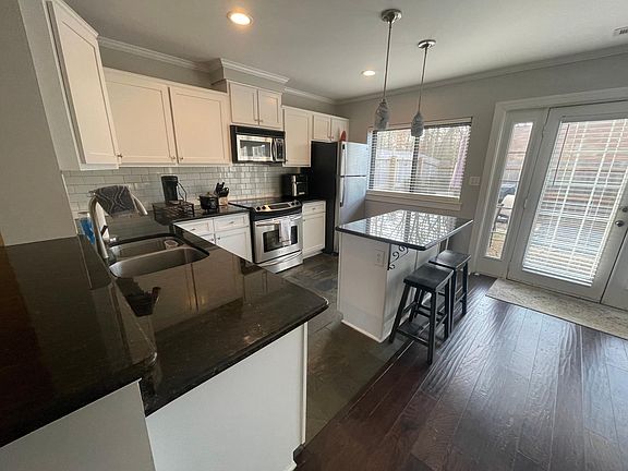 5th image of 6567 Poplar Woods Cir S APT 4