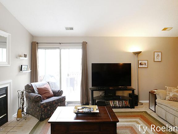 3rd image of 3147 Windcrest Dr NE #28