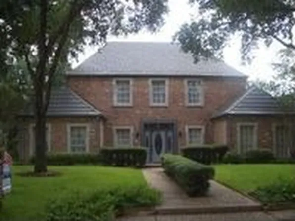 703 Crossroads Dr, Houston, TX 77079