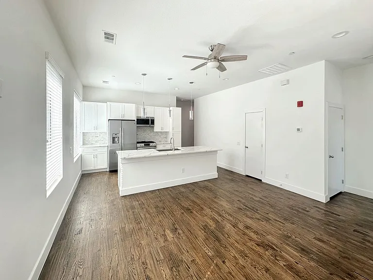 1931 N Prairie Ave #1 — Photo 7