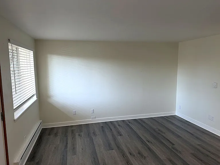 The Jules Apartments — Photo 2