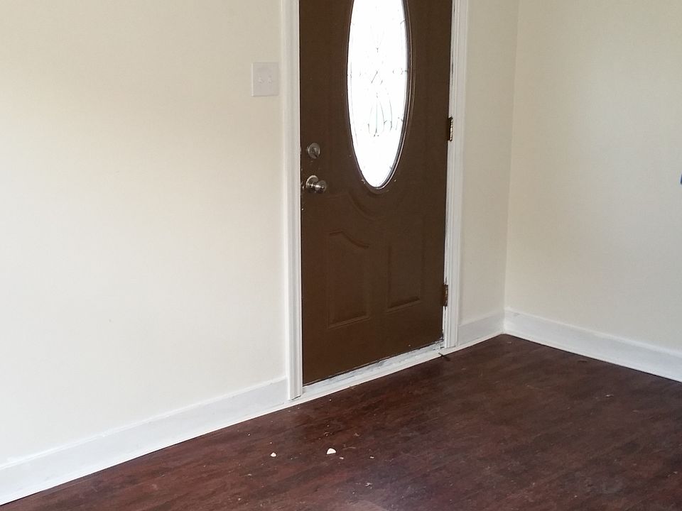 2nd image of 922 171st St