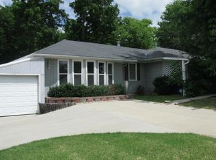 18000 Hidden Valley Rd, Independence, MO 64057