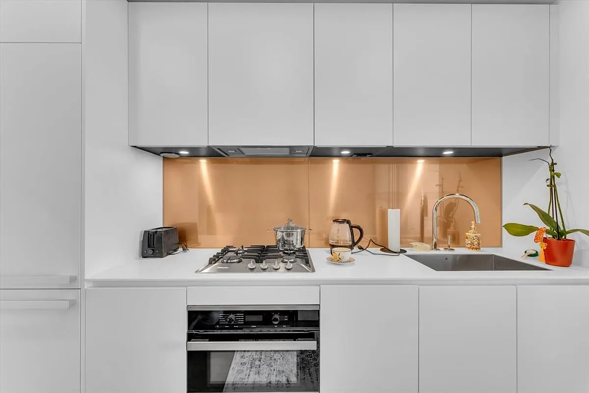 Studio, 367 sqft, $2,600 — Photo 4