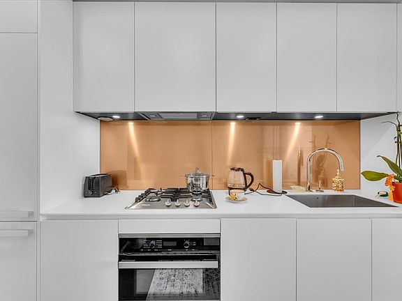 4th image of 1480 Howe St #4510
