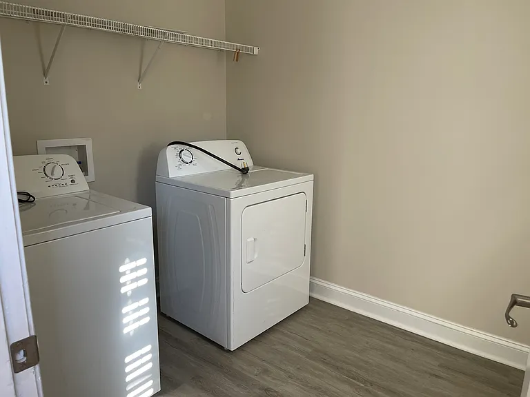 102 Dundee Pl — Photo 8