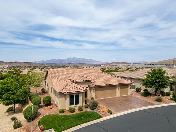 3rd image of 1608 W Garnet Ridge Dr