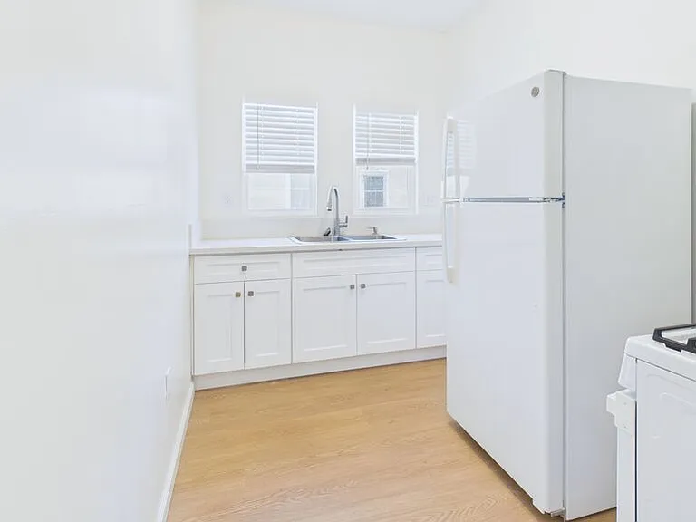 7501 S Central Ave #4 — Photo 3