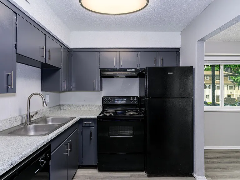 Riverside Heights Apartments — Photo 8