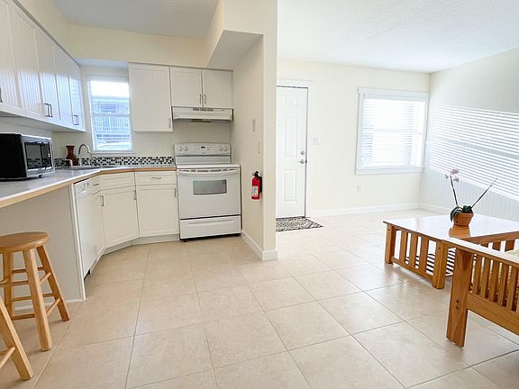 2nd image of 307 E Adams Ave #1