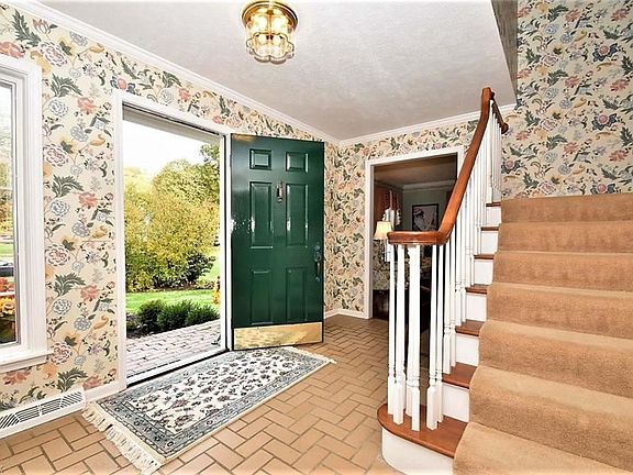2nd image of 6858 Bramblewood Ln