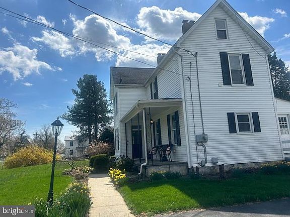 3rd image of 129 Church St