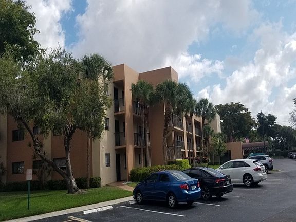 3rd image of 7308 Ashmont Cir #108