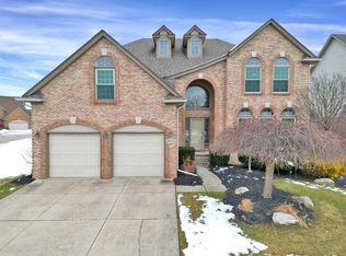 45222 Riverwoods Dr, Macomb, MI 48044