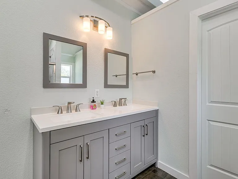 372 Plum St — Photo 13