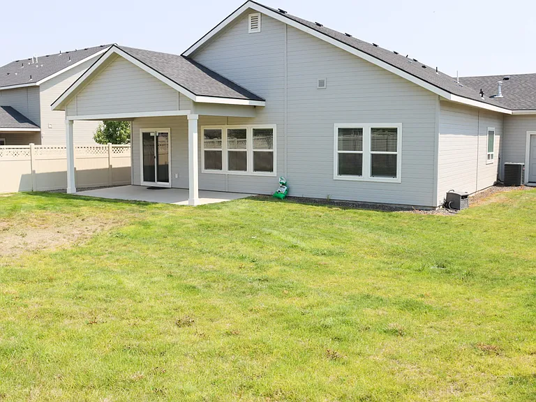 3605 S Rosa Parks Way — Photo 23