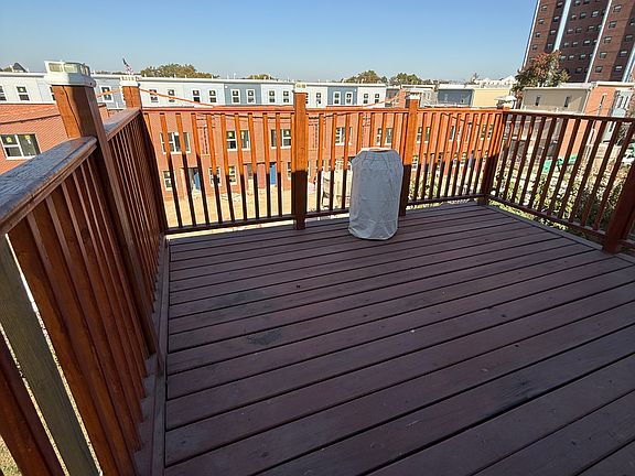 5th image of 2423 W Jefferson St Floor 2
