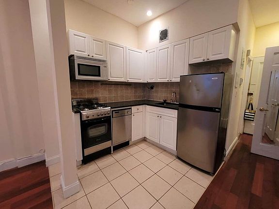 3rd image of 506 E 88th St APT 2H