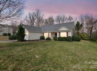 223 Planters Creek Rd, Fletcher, NC 28732