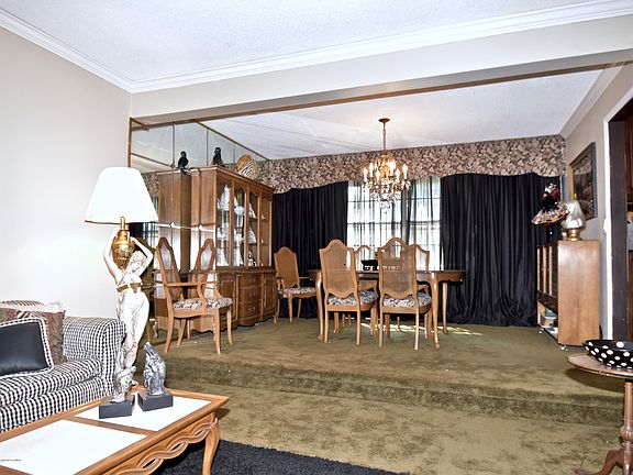 5th image of 1093 Wake Forest Dr