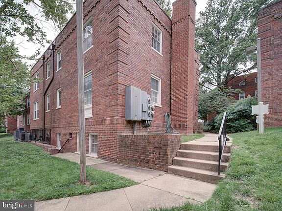 4th image of 1717 N Troy St #7-392