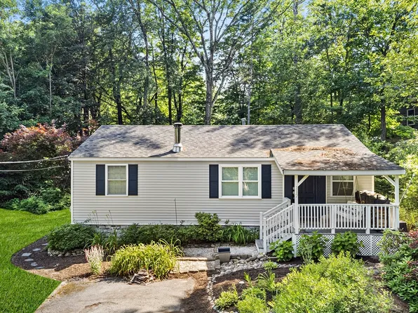 117 Woodland Dr, Lunenburg, MA 01462