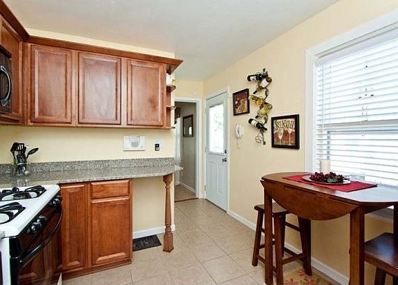 4th image of 10220 Saint Arthur Ln