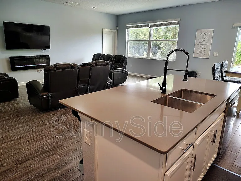 1047 Oak Bluff Dr — Photo 9