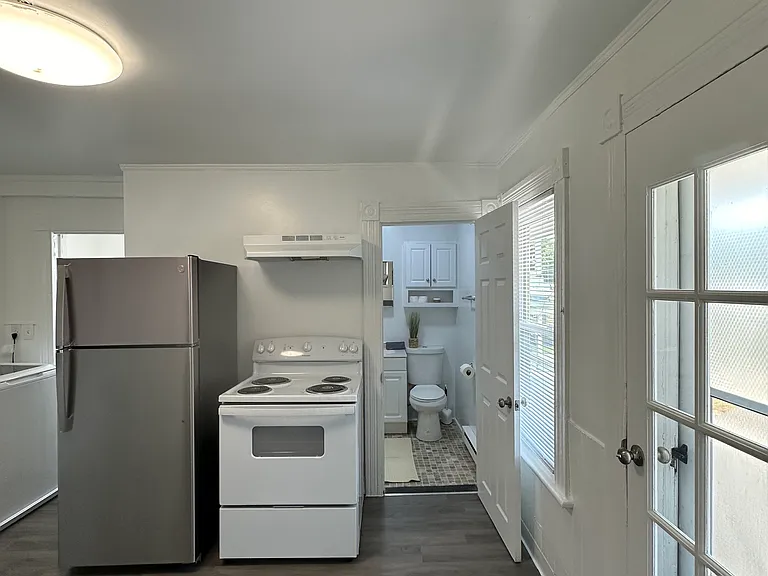 35 Maud St #2 — Photo 33