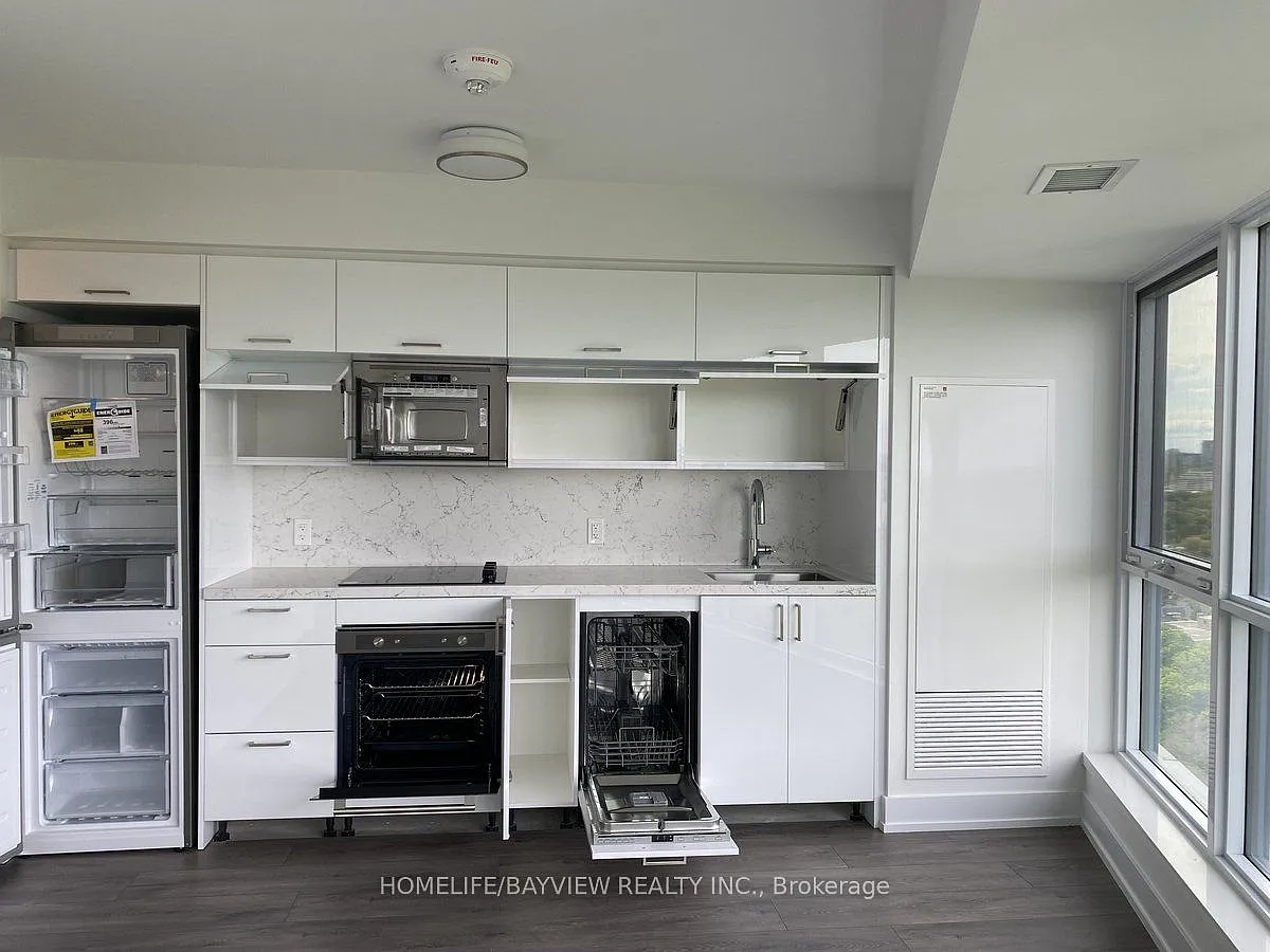 Studio, $2,100 — Photo 2