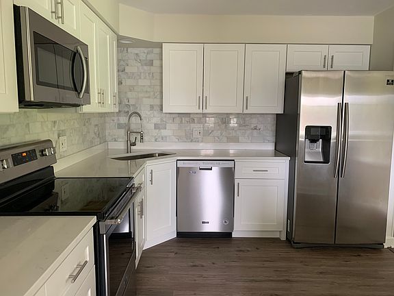 3rd image of 1108 Castilian Ct APT 321