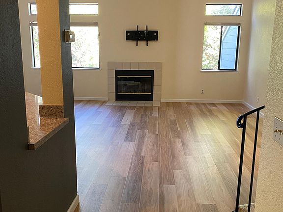 2nd image of 2623 Willowbrook Ln Unit 122