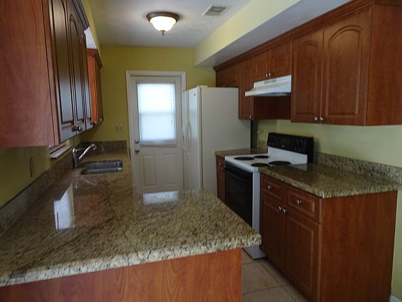 Kitchen with Granite