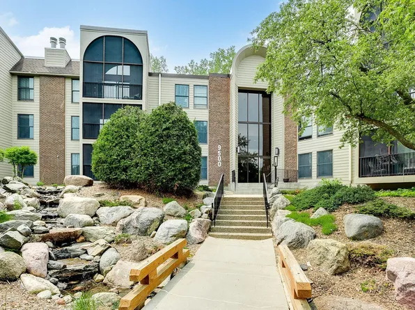 9500 Collegeview Rd APT 210, Bloomington, MN 55437