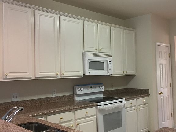 Kitchen sink Range & Microwave