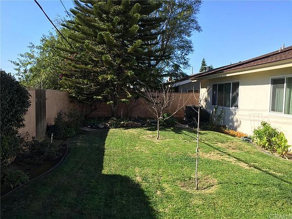 5th image of 1016 E Rosewood Ave