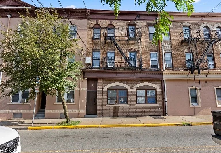 9 Monroe St #6 — Photo 17