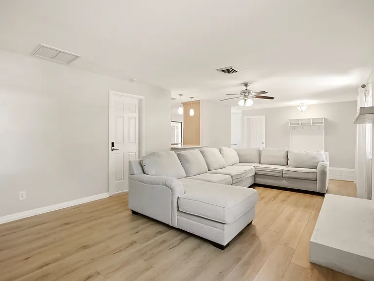 5610 Creekwood Dr — Photo 8